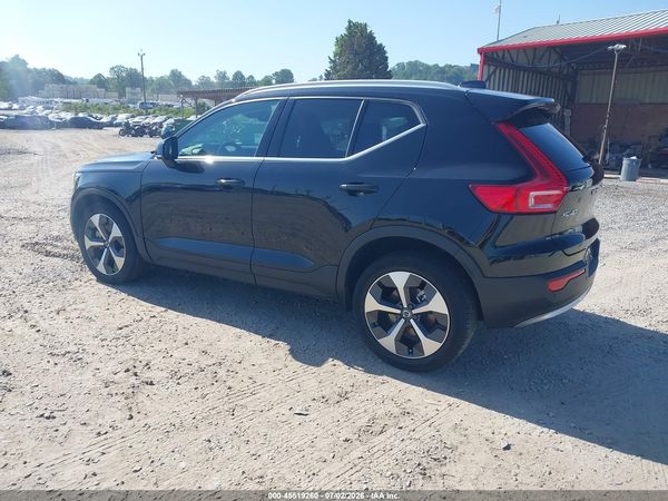 2025 VOLVO XC40 B5 CORE BRIGHT THEME