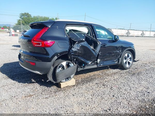 2025 VOLVO XC40 B5 CORE BRIGHT THEME