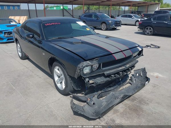 2013 DODGE CHALLENGER SXT