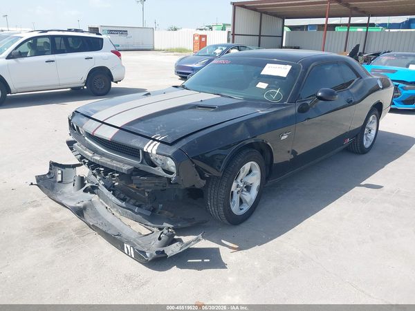 2013 DODGE CHALLENGER SXT