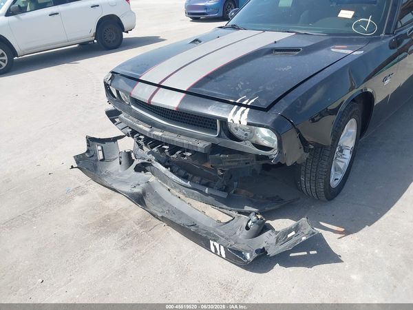 2013 DODGE CHALLENGER SXT