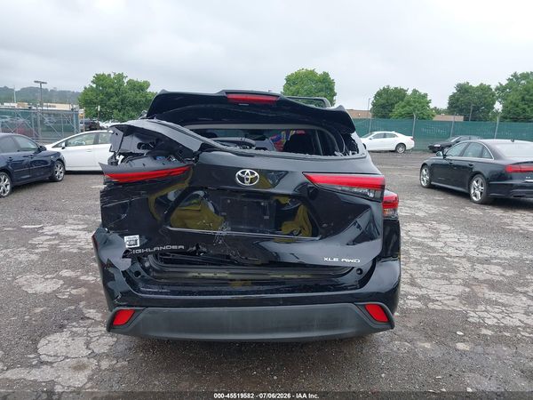 2022 TOYOTA HIGHLANDER XLE