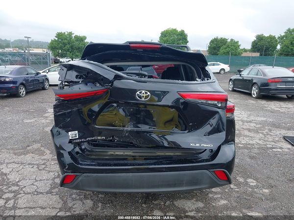 2022 TOYOTA HIGHLANDER XLE