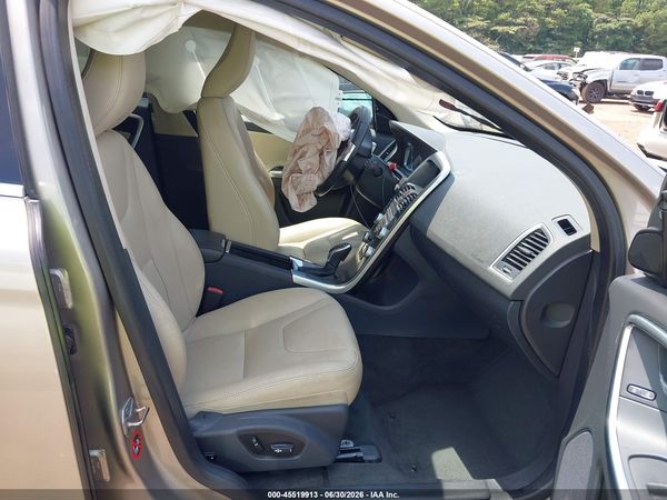 2016 VOLVO XC60 T5 PREMIER
