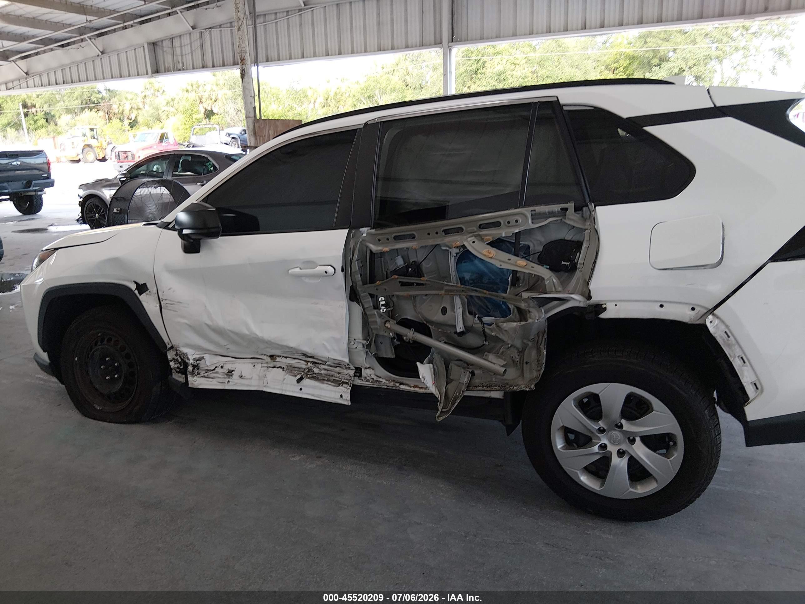 2021 TOYOTA RAV4 LE