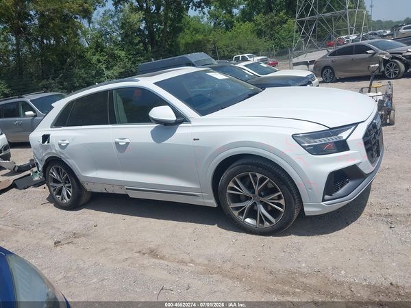 2020 AUDI Q8