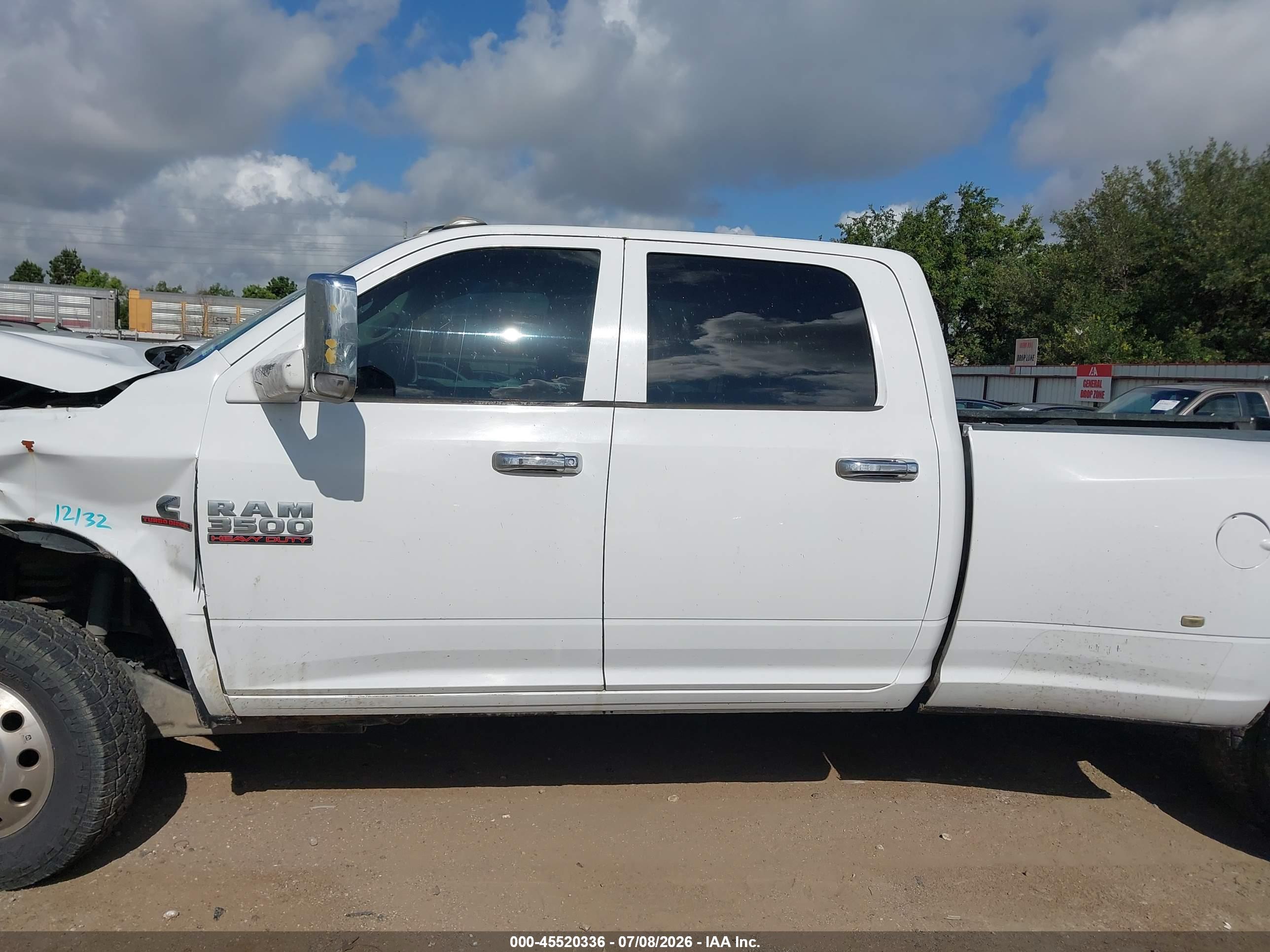 2017 RAM 3500 TRADESMAN  4X4 8' BOX