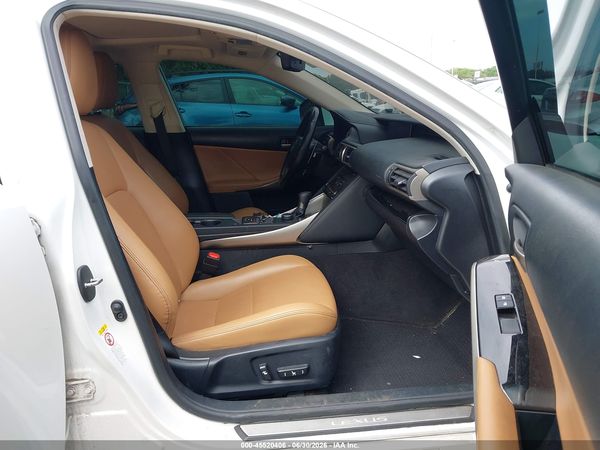 2018 LEXUS IS 300