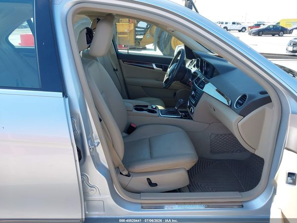 2014 MERCEDES-BENZ C 300 LUXURY 4MATIC