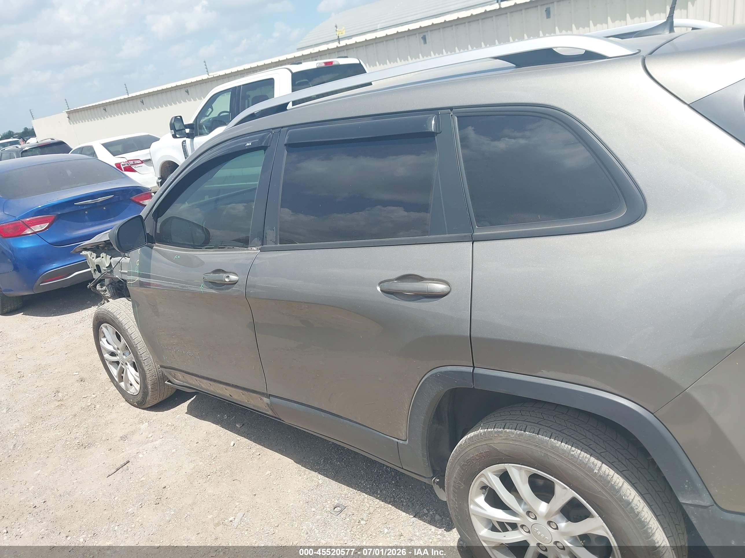2020 JEEP CHEROKEE LATITUDE FWD