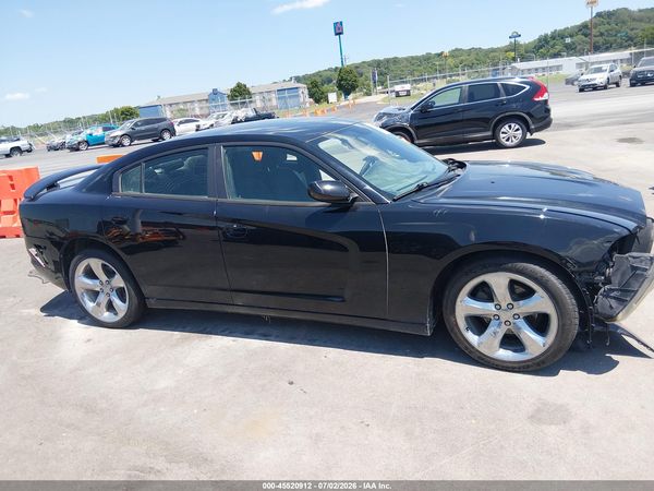 2013 DODGE CHARGER SXT