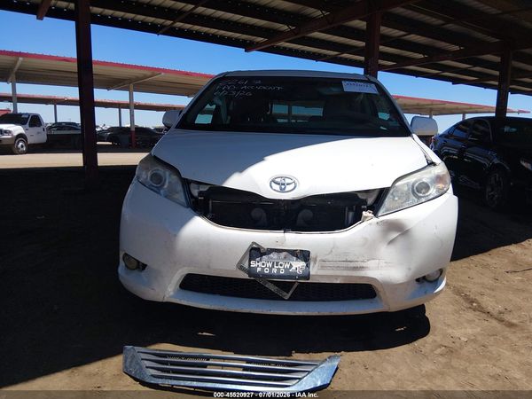 2015 TOYOTA SIENNA XLE PREMIUM 8 PASSENGER
