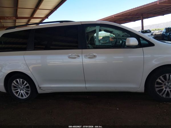 2015 TOYOTA SIENNA XLE PREMIUM 8 PASSENGER