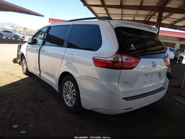2015 TOYOTA SIENNA XLE PREMIUM 8 PASSENGER