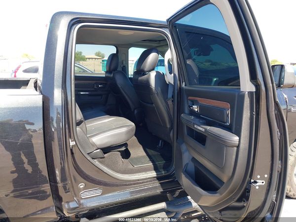 2017 RAM 1500 LARAMIE  4X4 5'7 BOX