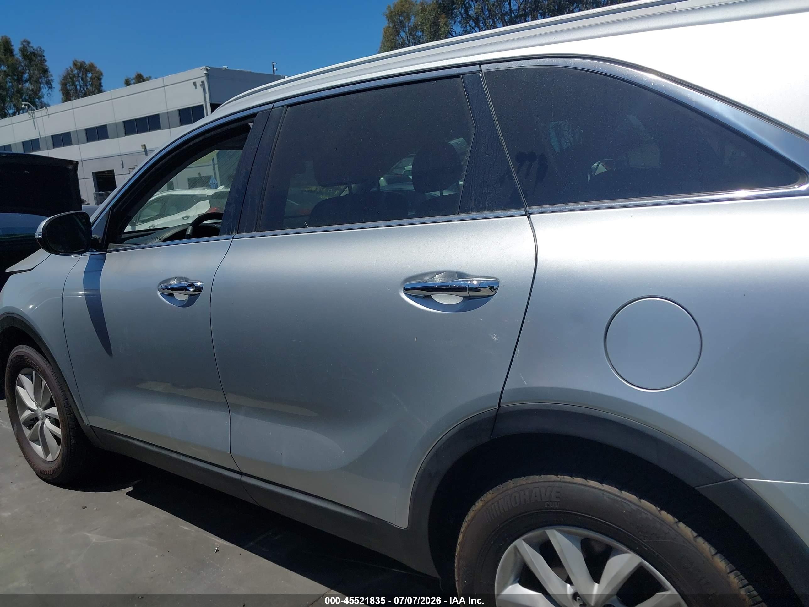 2017 KIA SORENTO 2.4L LX