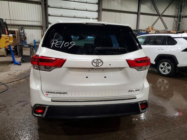 2018 TOYOTA HIGHLANDER SE/XLE