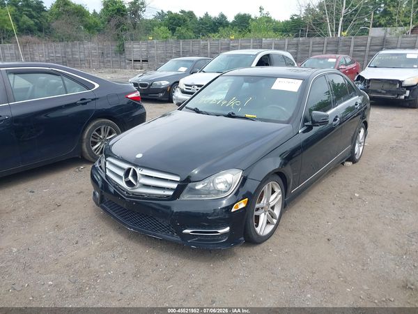 2012 MERCEDES-BENZ C 300