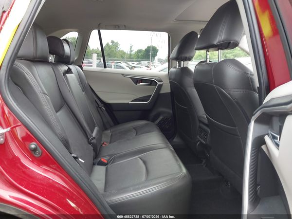 2019 TOYOTA RAV4 XLE