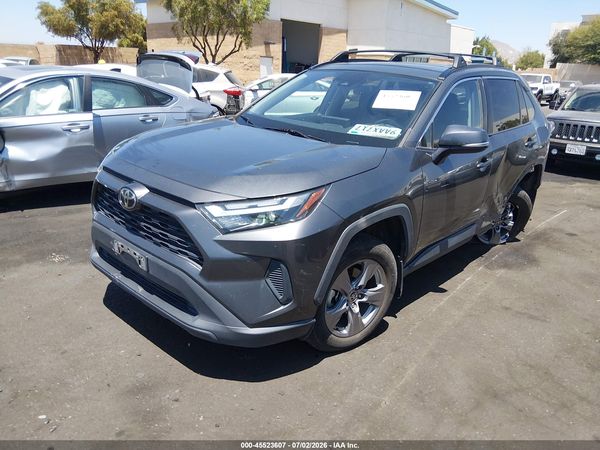 2022 TOYOTA RAV4 XLE