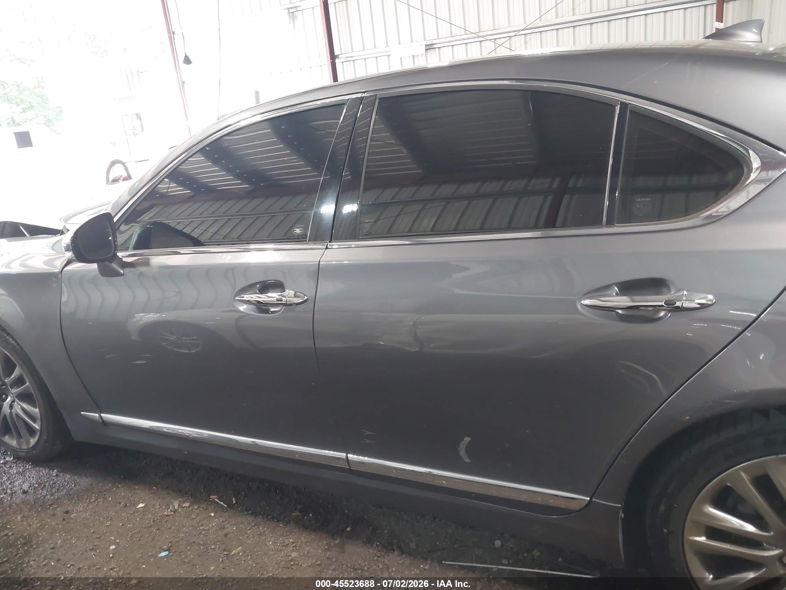 2017 LEXUS LS 460