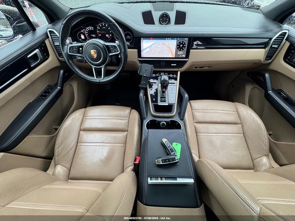 2021 PORSCHE CAYENNE