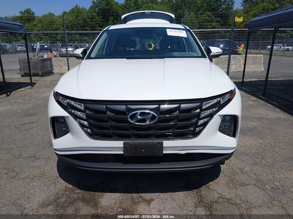 2022 HYUNDAI TUCSON SE