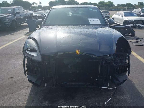2019 PORSCHE CAYENNE