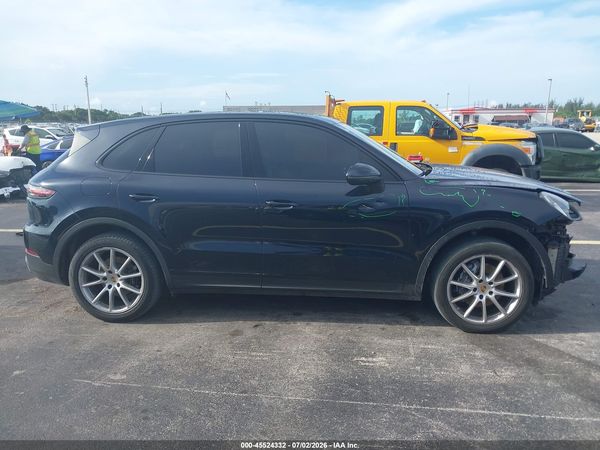 2019 PORSCHE CAYENNE