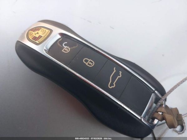 2019 PORSCHE CAYENNE