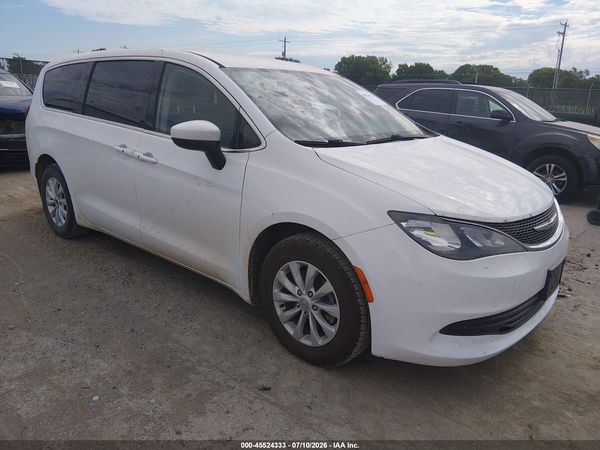 2017 CHRYSLER PACIFICA TOURING — I1