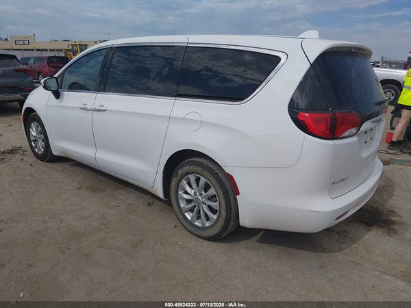 2017 CHRYSLER PACIFICA TOURING — I3