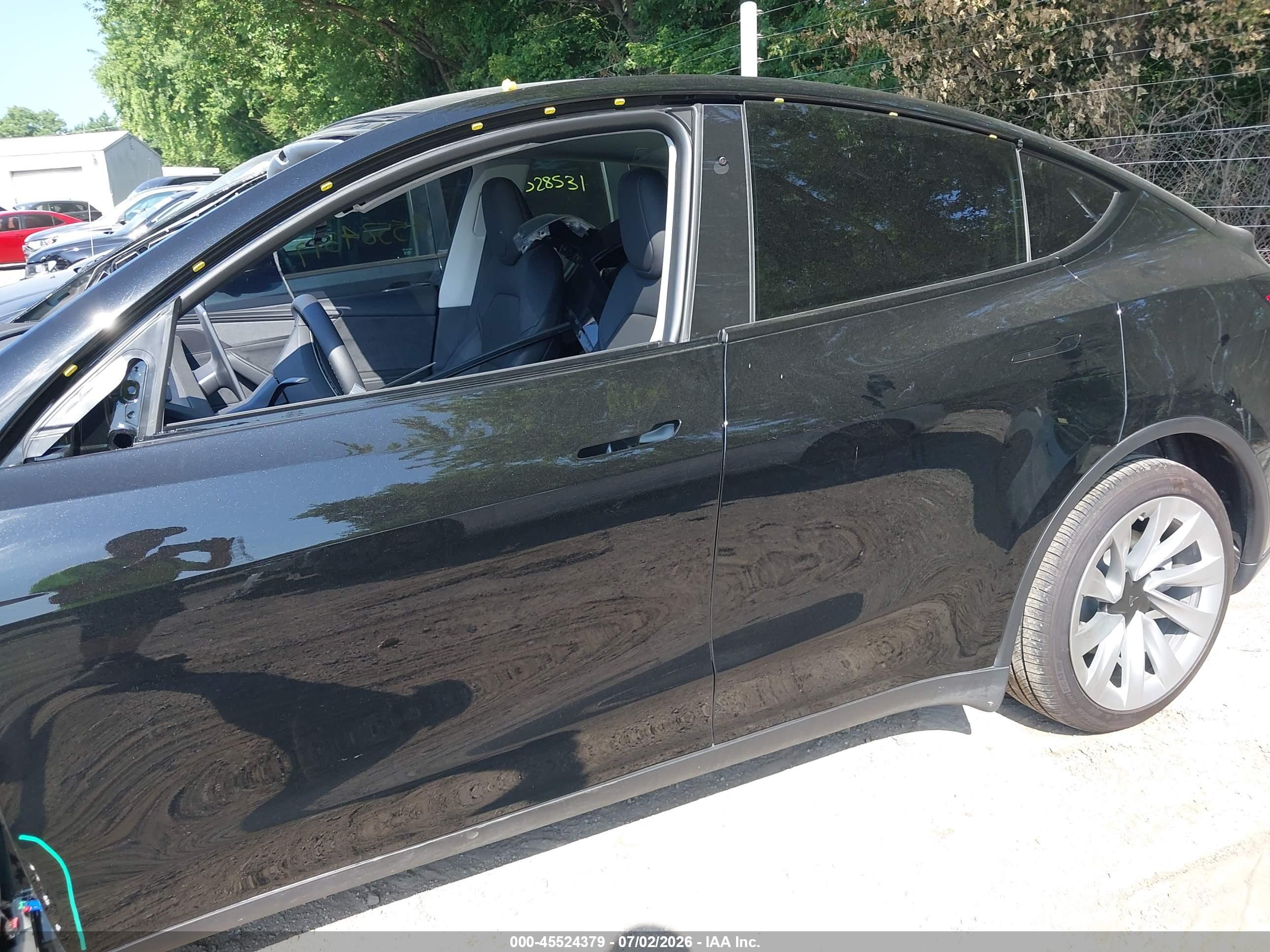 2026 TESLA MODEL Y