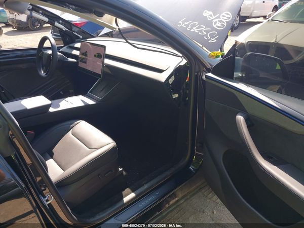2026 TESLA MODEL Y