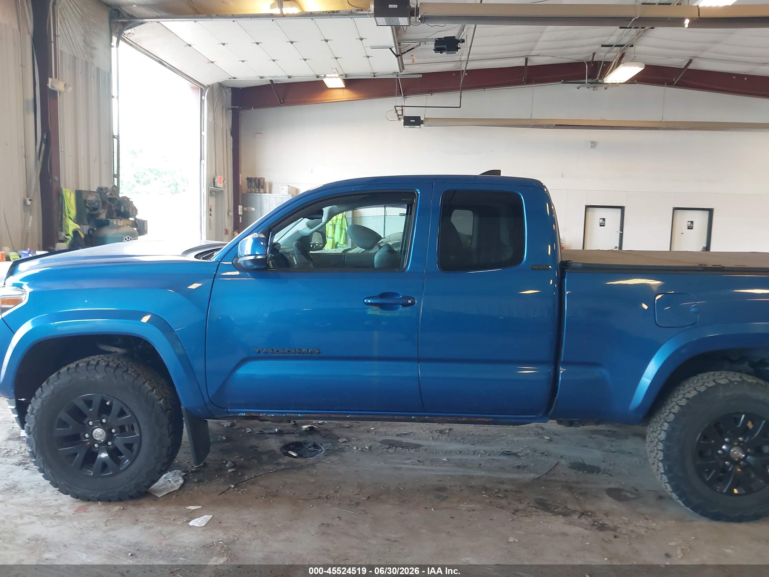 2016 TOYOTA TACOMA SR5 V6