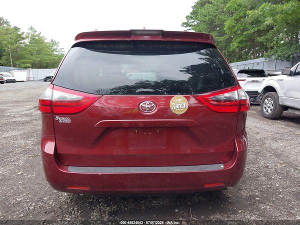 2020 TOYOTA SIENNA LE