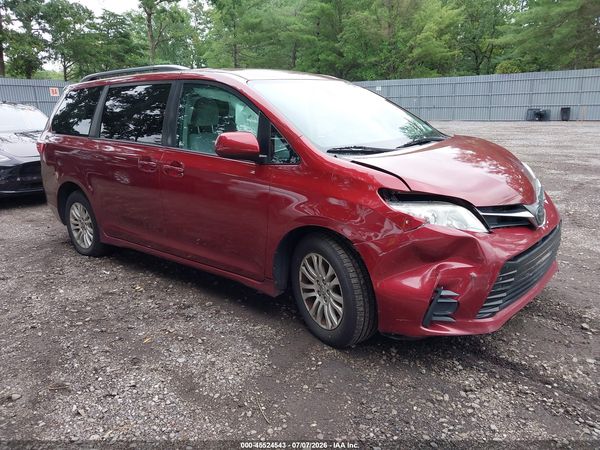 2020 TOYOTA SIENNA LE