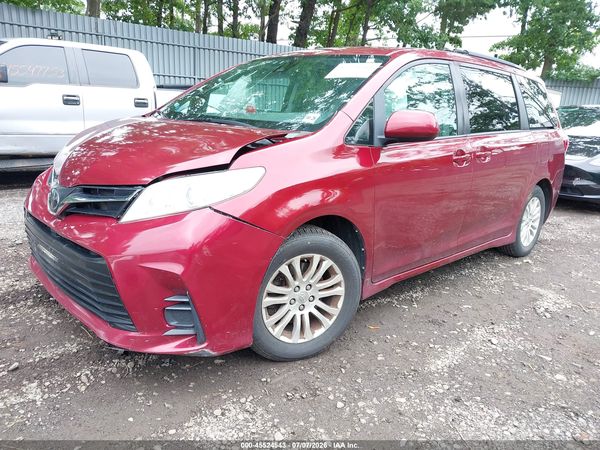 2020 TOYOTA SIENNA LE