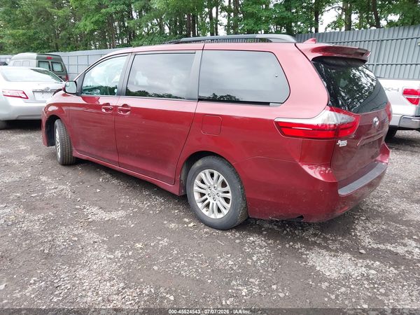 2020 TOYOTA SIENNA LE