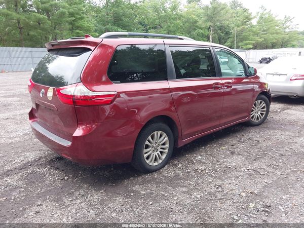 2020 TOYOTA SIENNA LE