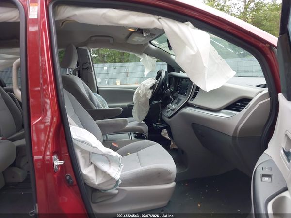 2020 TOYOTA SIENNA LE