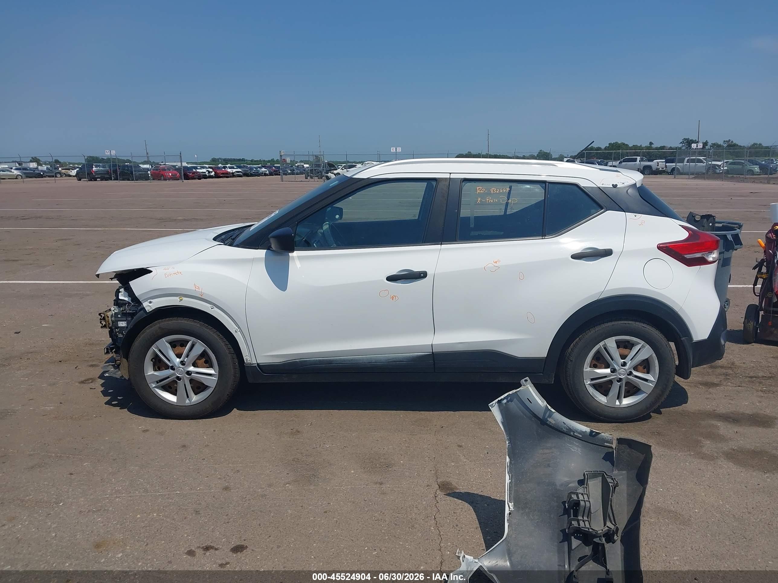 2019 NISSAN KICKS S