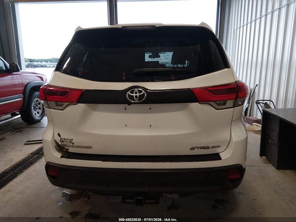 2019 TOYOTA HIGHLANDER LE
