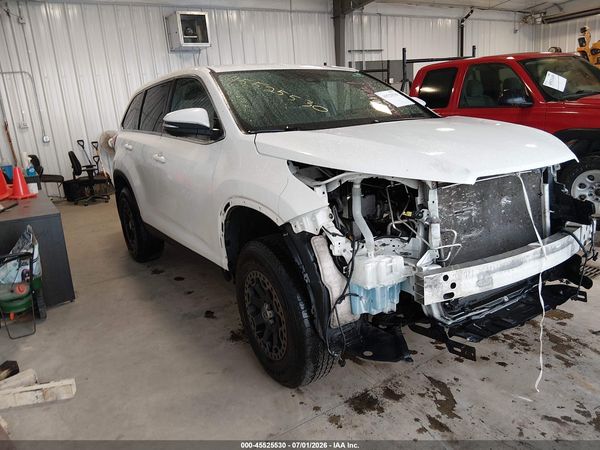 2019 TOYOTA HIGHLANDER LE