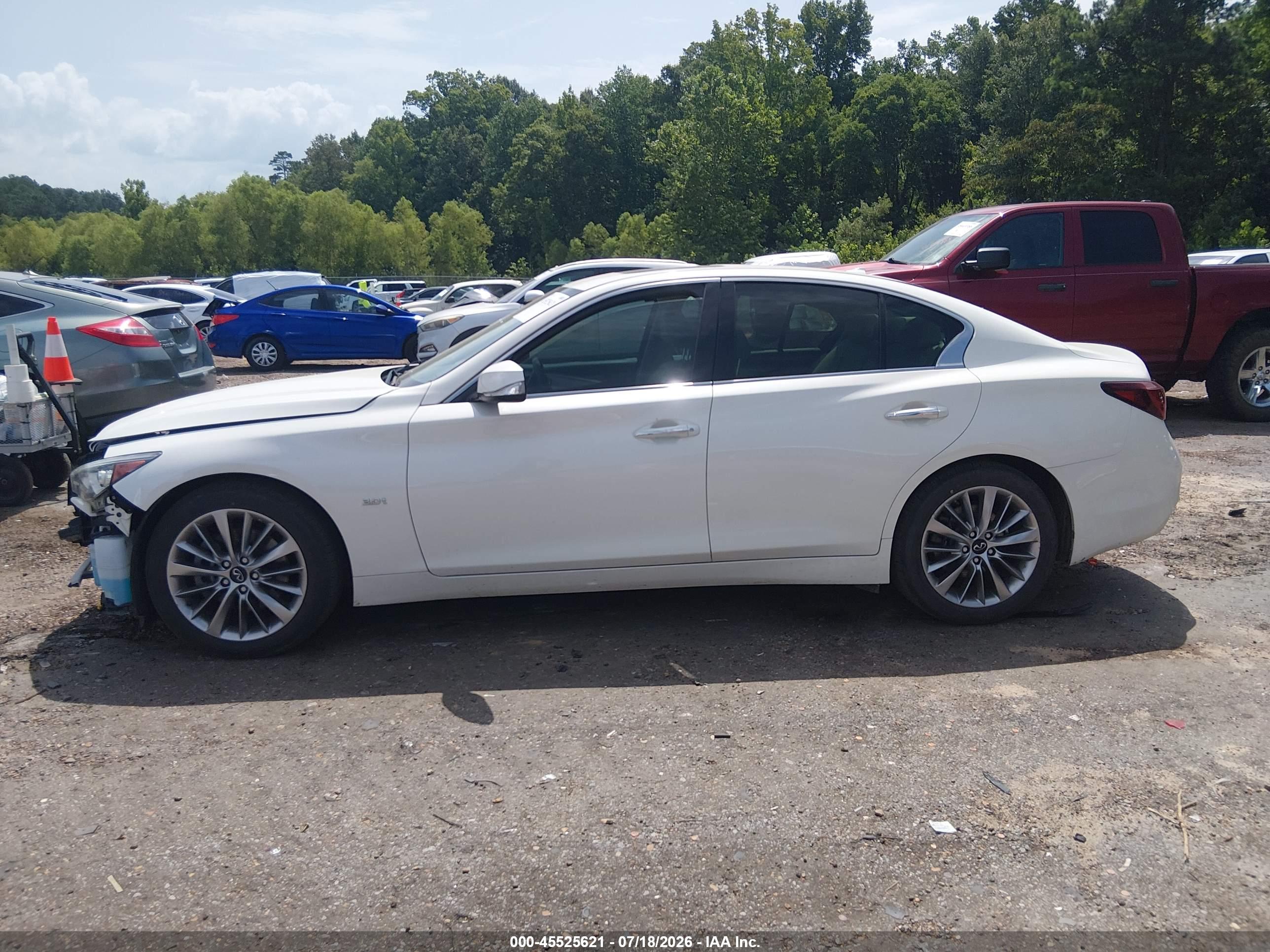 2020 INFINITI Q50 LUXE