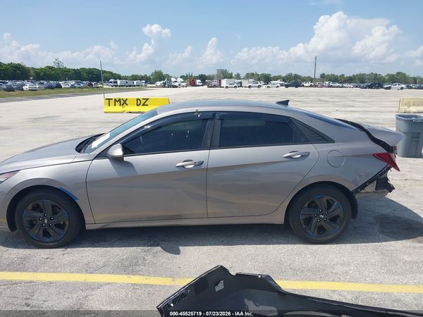 2022 HYUNDAI ELANTRA SEL