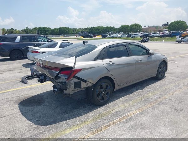 2022 HYUNDAI ELANTRA SEL