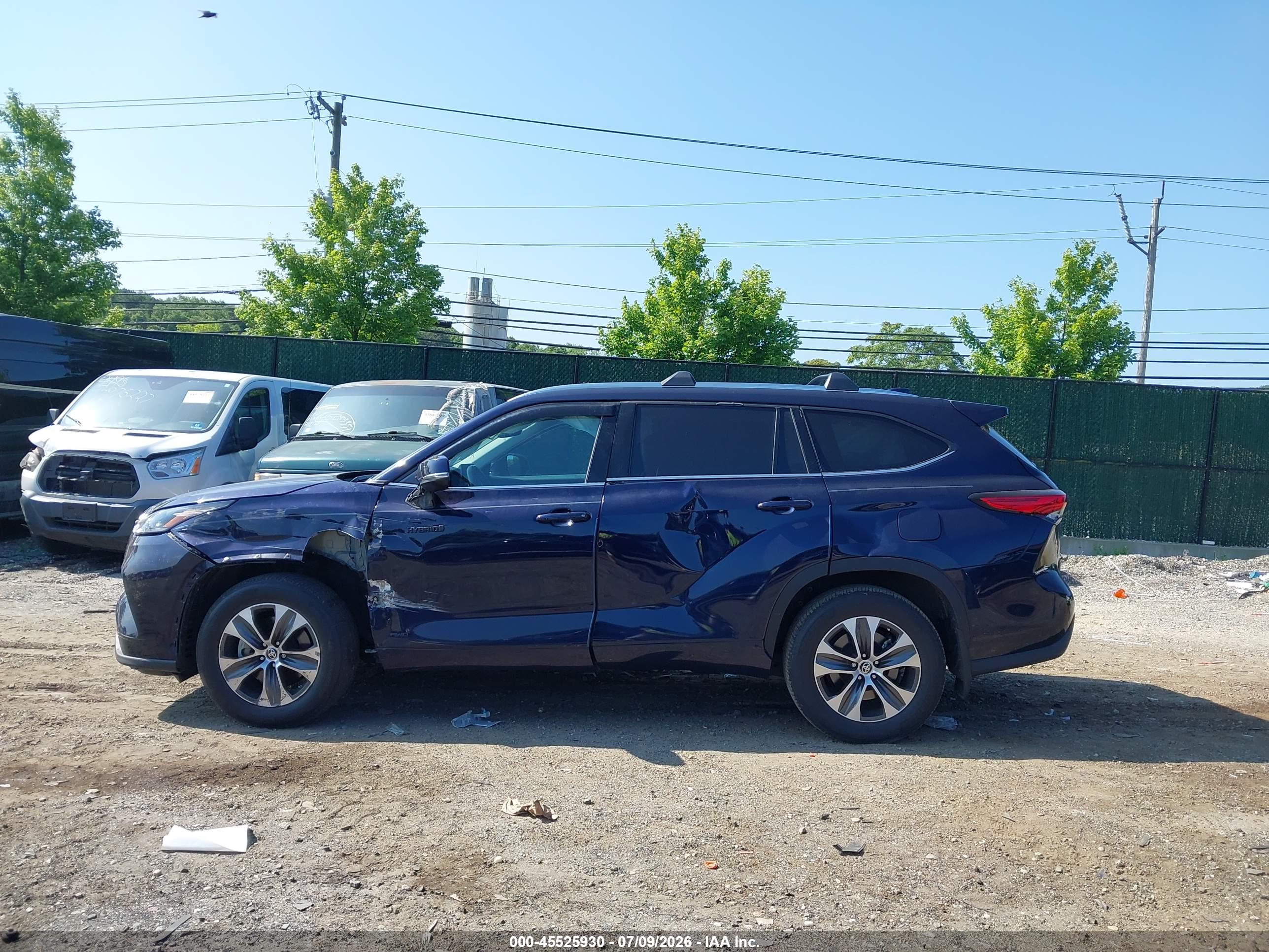 2021 TOYOTA HIGHLANDER HYBRID XLE