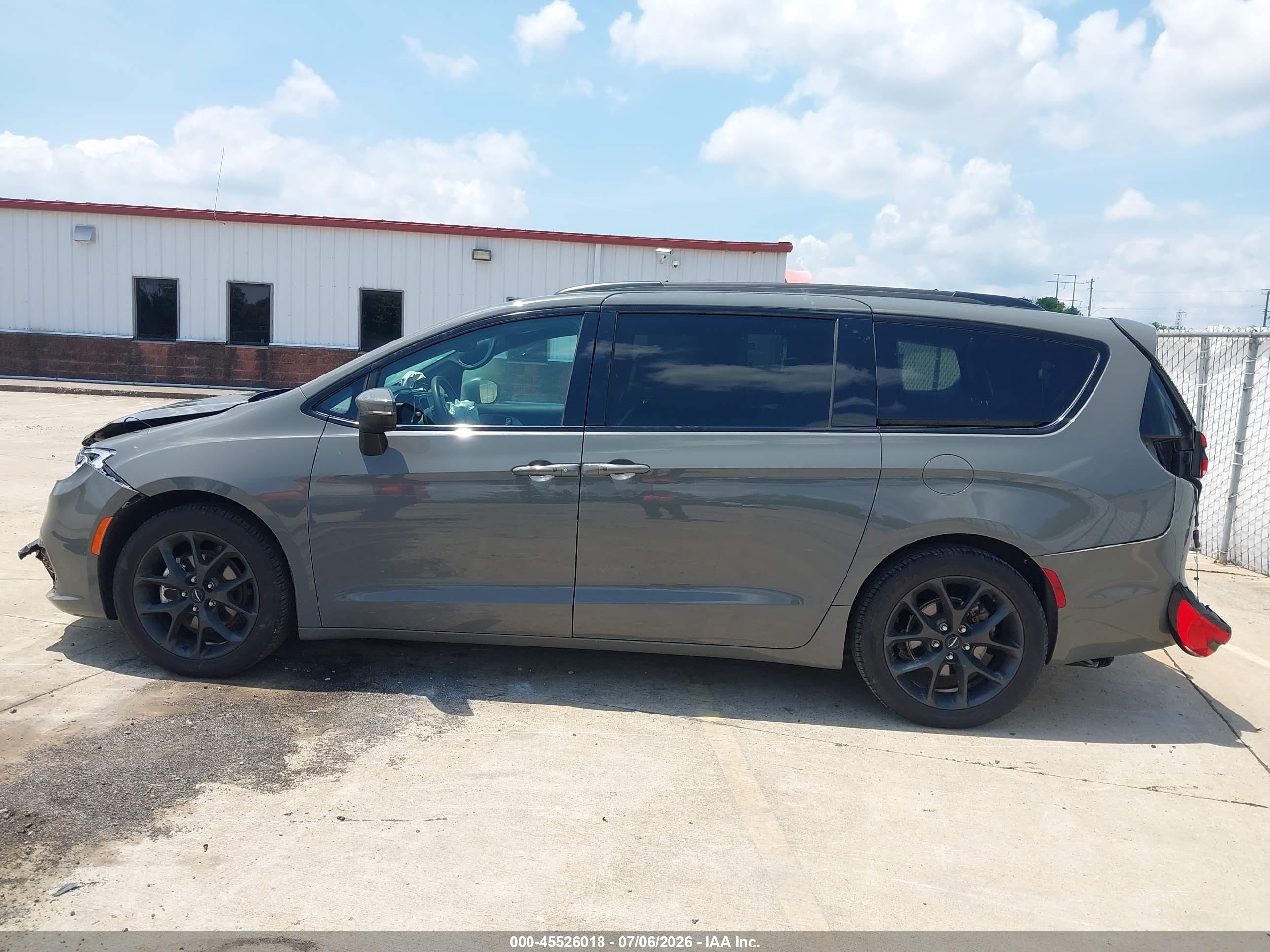 2023 CHRYSLER PACIFICA TOURING L