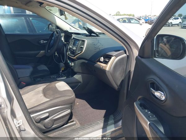 2018 JEEP CHEROKEE LATITUDE FWD
